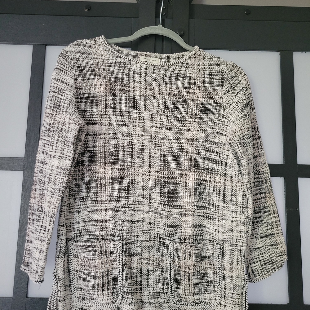 Max Studio Black and White Textured Top